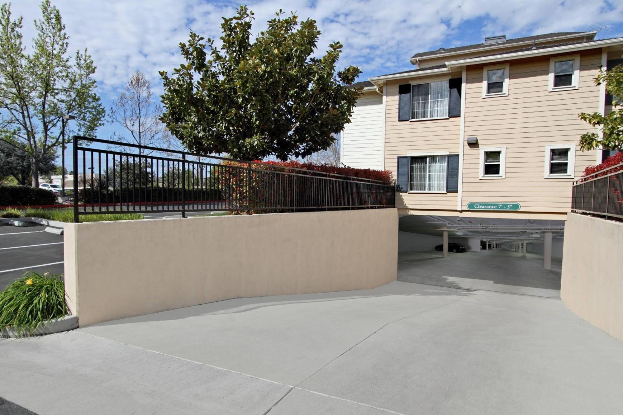 Towneplace Suites by Marriott Sunnyvale Silicon Valley Exterior photo