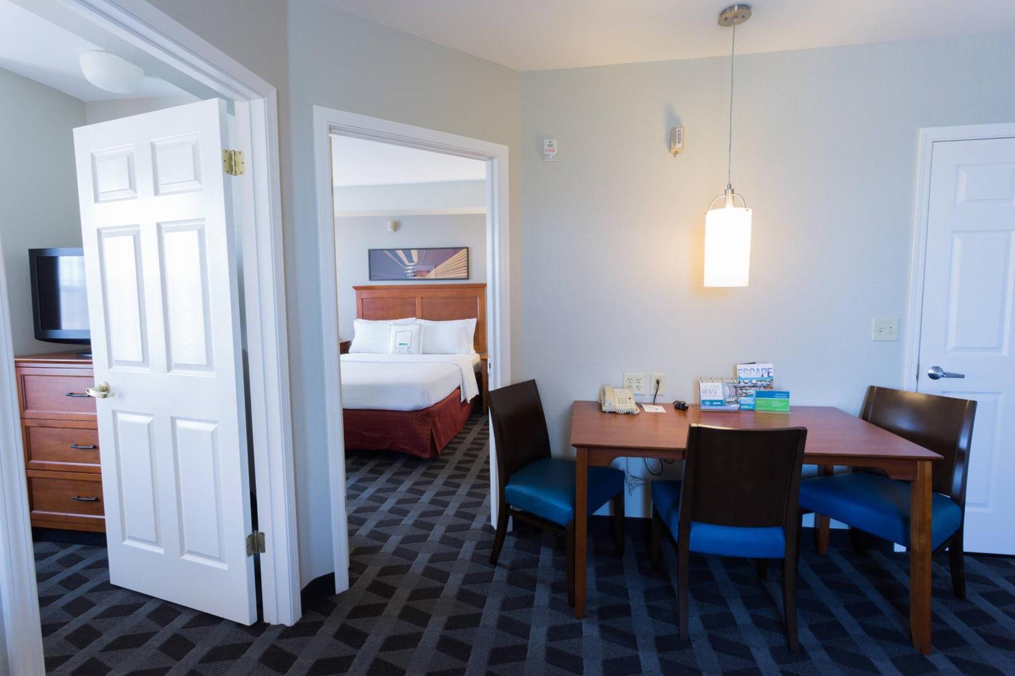 Towneplace Suites by Marriott Sunnyvale Silicon Valley Exterior photo
